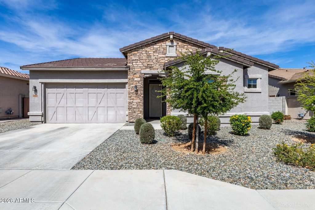 18926 W SOLANO Drive, Litchfield Park, AZ 85340