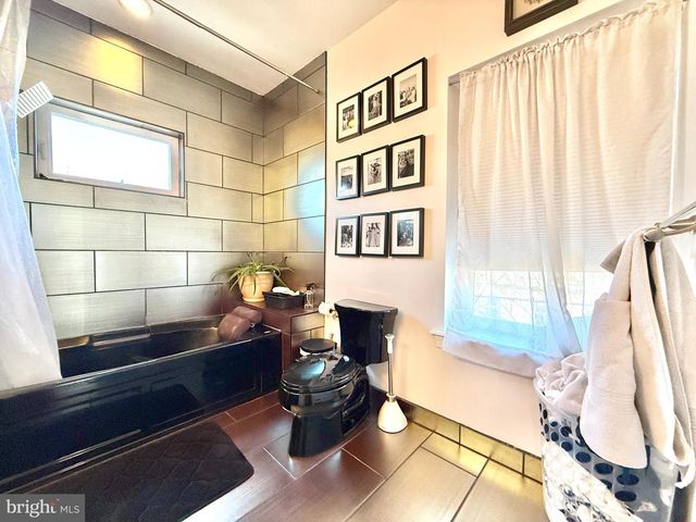 165 W THOMPSON ST, Philadelphia, PA 19122