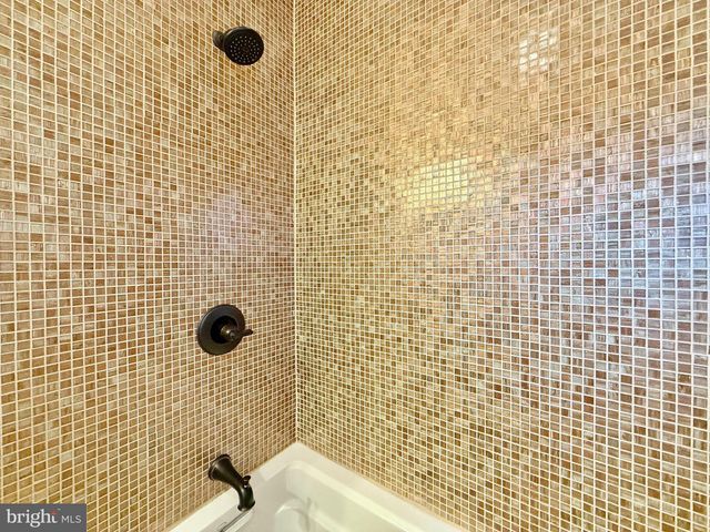 165 W THOMPSON ST, Philadelphia, PA 19122