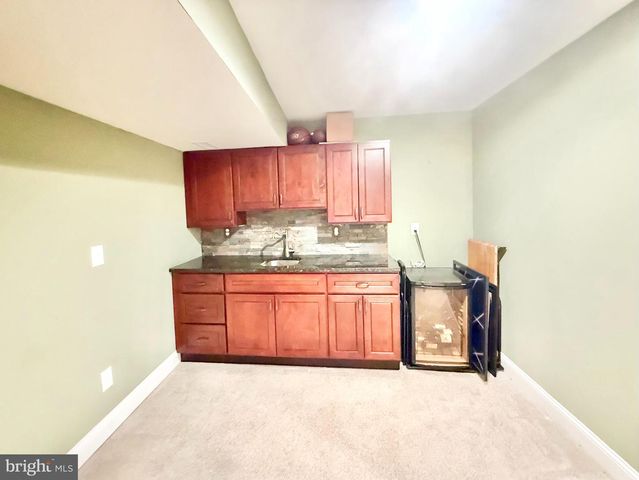 165 W THOMPSON ST, Philadelphia, PA 19122