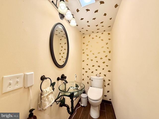 165 W THOMPSON ST, Philadelphia, PA 19122