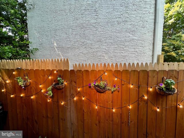 165 W THOMPSON ST, Philadelphia, PA 19122