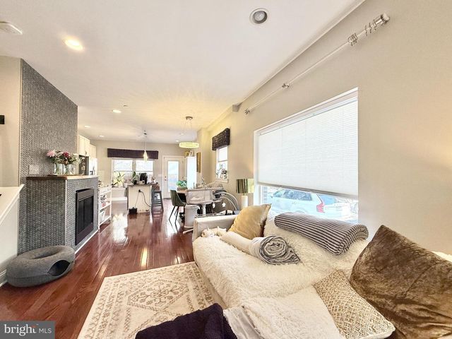 165 W THOMPSON ST, Philadelphia, PA 19122