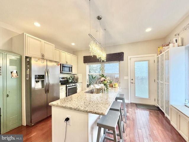 165 W THOMPSON ST, Philadelphia, PA 19122