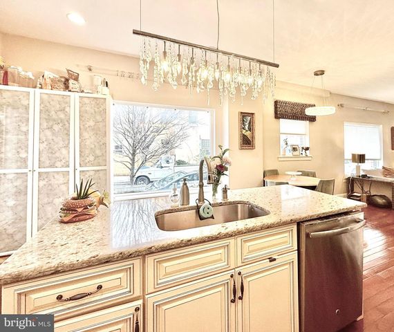 165 W THOMPSON ST, Philadelphia, PA 19122