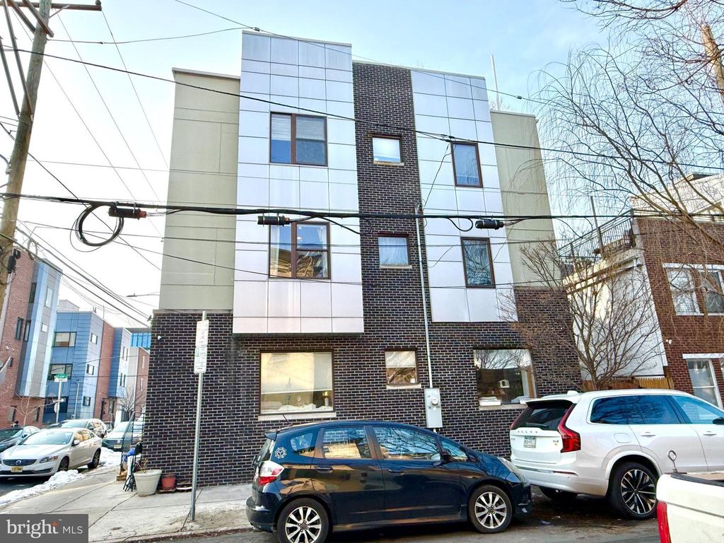 165 W THOMPSON ST, Philadelphia, PA 19122