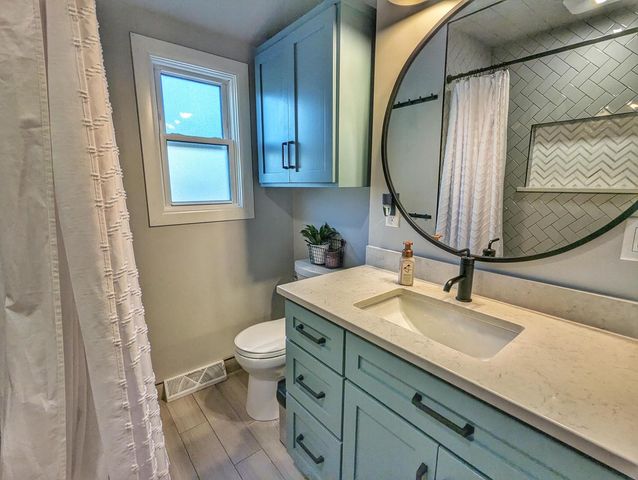 5703 51st AVENUE, Kenosha, WI 53144