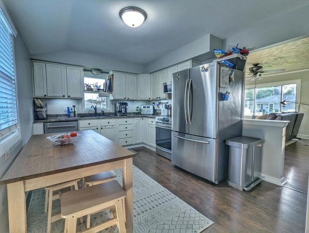 5703 51st AVENUE, Kenosha, WI 53144