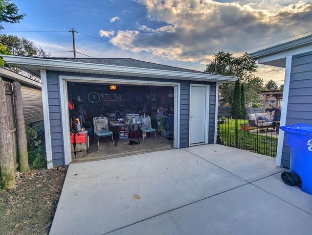 5703 51st AVENUE, Kenosha, WI 53144