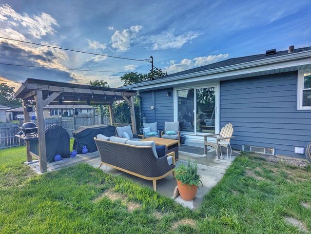 5703 51st AVENUE, Kenosha, WI 53144