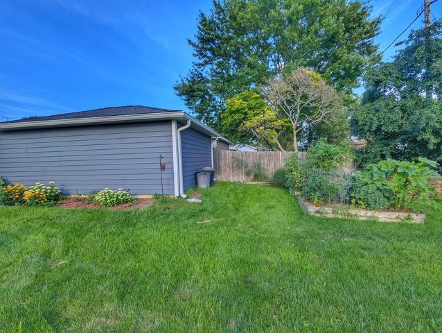 5703 51st AVENUE, Kenosha, WI 53144
