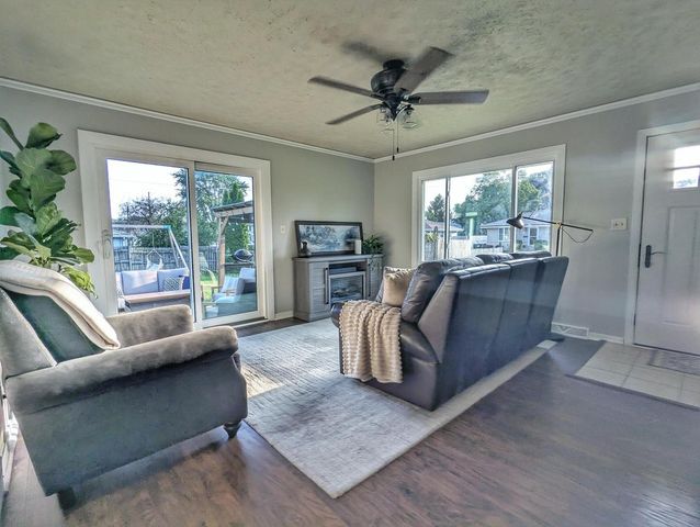 5703 51st AVENUE, Kenosha, WI 53144