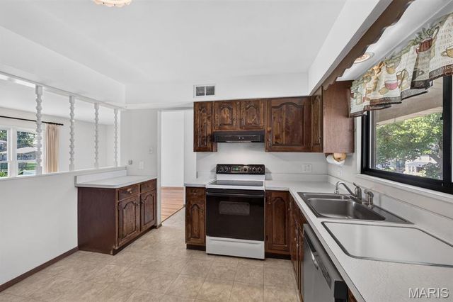4146 Garvey Drive, Mehlville, MO 63129