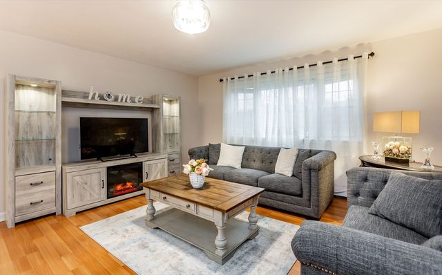 238 Rock St C10, Norwood, MA 02062