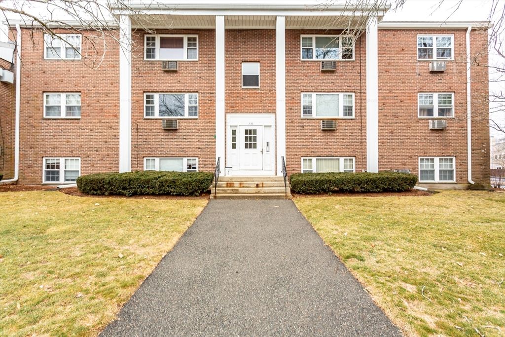 238 Rock St C10, Norwood, MA 02062