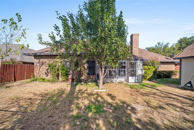 5637 Guadalajara Drive, North Richland Hills, TX 76180
