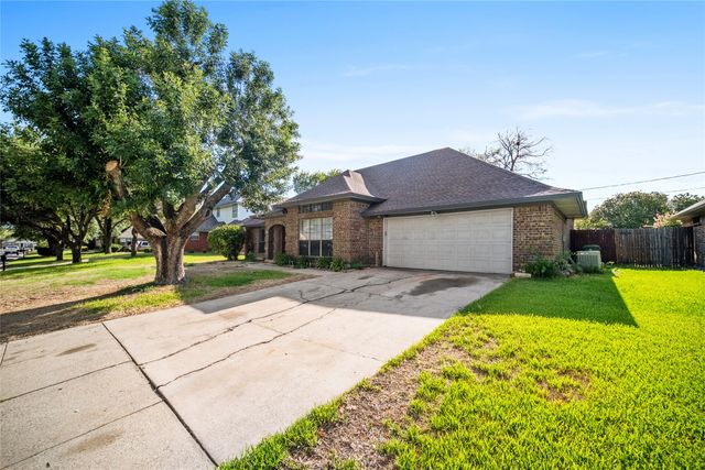 5637 Guadalajara Drive, North Richland Hills, TX 76180