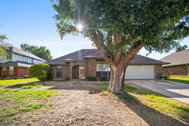 5637 Guadalajara Drive, North Richland Hills, TX 76180