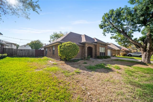 5637 Guadalajara Drive, North Richland Hills, TX 76180