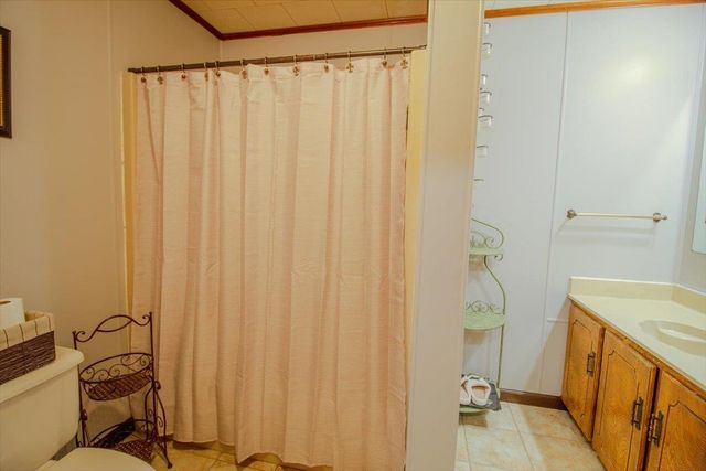 226 Glenwood Dr, Houma, LA 70363