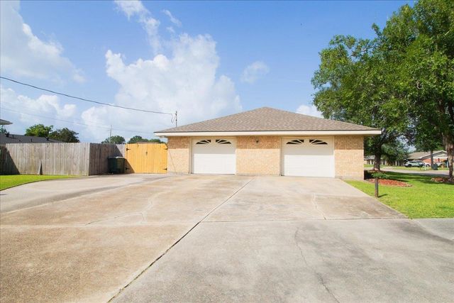 226 Glenwood Dr, Houma, LA 70363