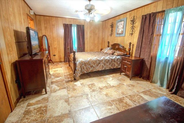 226 Glenwood Dr, Houma, LA 70363