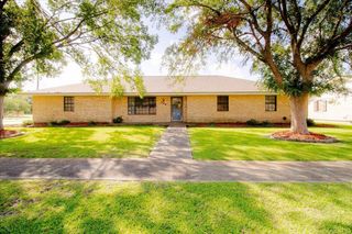 226 Glenwood Dr, Houma, LA 70363