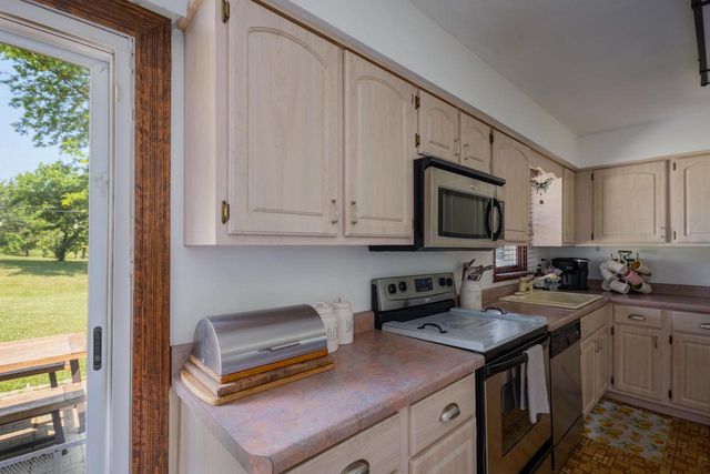 21200 82nd STREET, Bristol, WI 53104