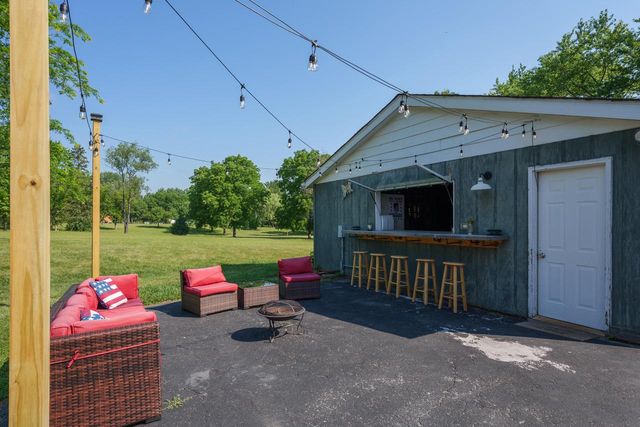 21200 82nd STREET, Bristol, WI 53104