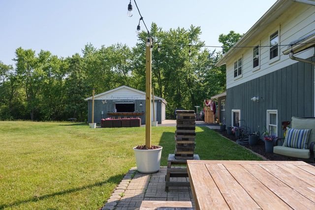 21200 82nd STREET, Bristol, WI 53104