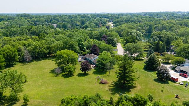 21200 82nd STREET, Bristol, WI 53104