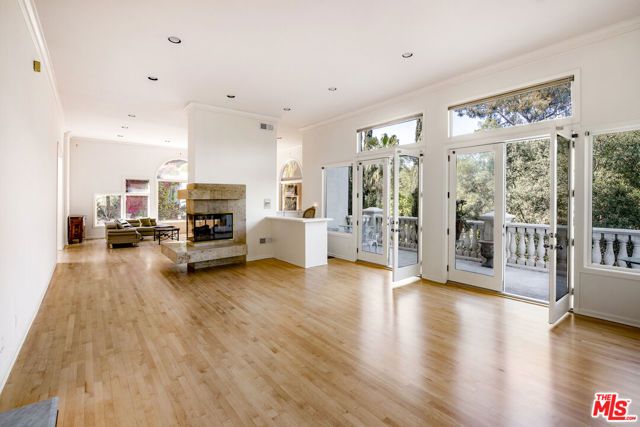 3780 Multiview Drive, Los Angeles, CA 90068