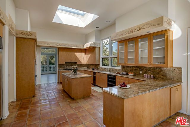 3780 Multiview Drive, Los Angeles, CA 90068