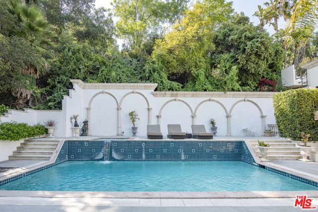 3780 Multiview Drive, Los Angeles, CA 90068