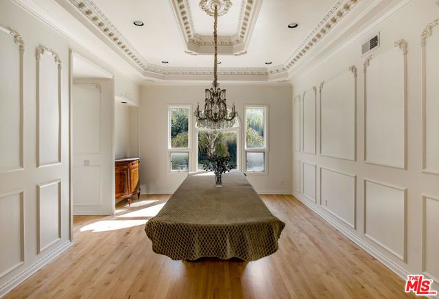 3780 Multiview Drive, Los Angeles, CA 90068