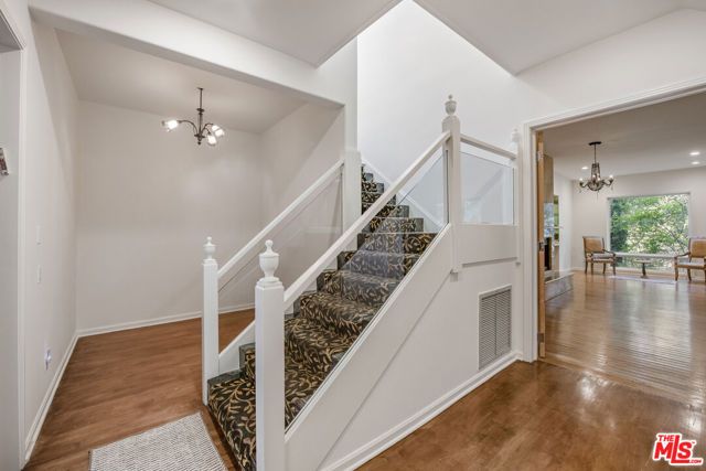 3780 Multiview Drive, Los Angeles, CA 90068