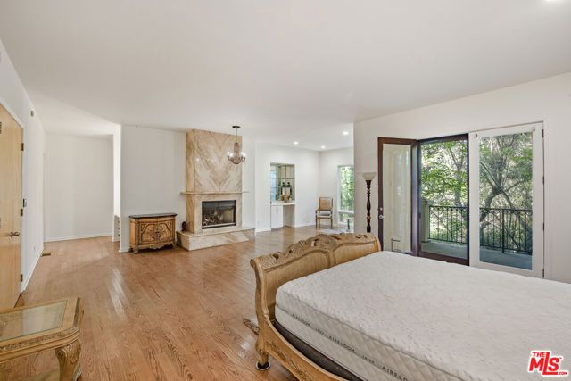 3780 Multiview Drive, Los Angeles, CA 90068