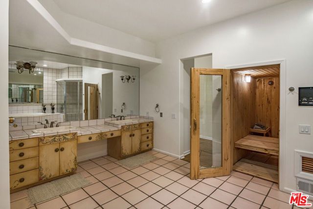 3780 Multiview Drive, Los Angeles, CA 90068