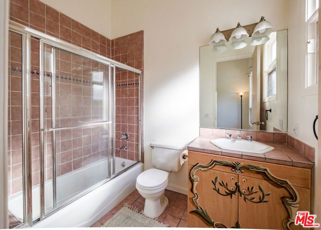 3780 Multiview Drive, Los Angeles, CA 90068