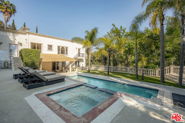 3780 Multiview Drive, Los Angeles, CA 90068