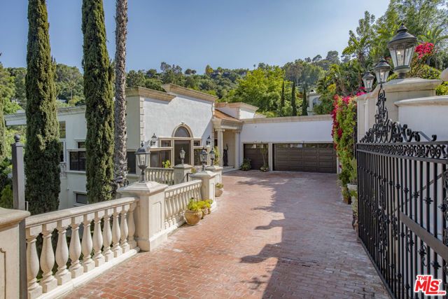 3780 Multiview Drive, Los Angeles, CA 90068