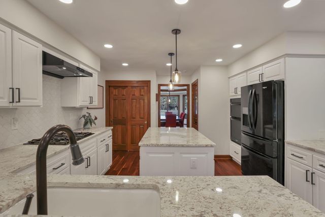 5992 Weathered Oak Court, Westerville, OH 43082