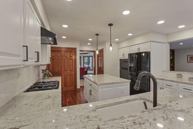 5992 Weathered Oak Court, Westerville, OH 43082
