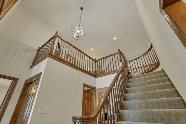 5992 Weathered Oak Court, Westerville, OH 43082