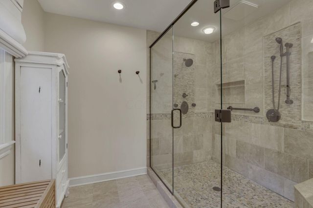 5992 Weathered Oak Court, Westerville, OH 43082