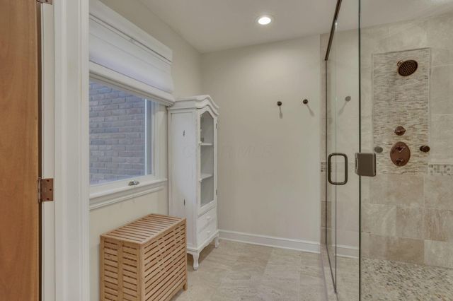 5992 Weathered Oak Court, Westerville, OH 43082