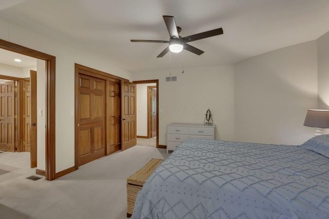 5992 Weathered Oak Court, Westerville, OH 43082