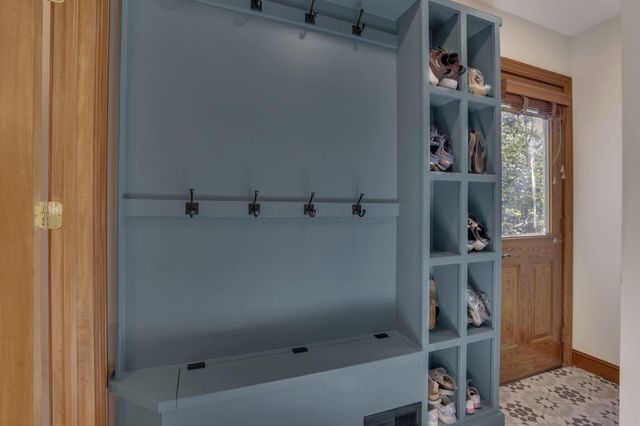 5992 Weathered Oak Court, Westerville, OH 43082