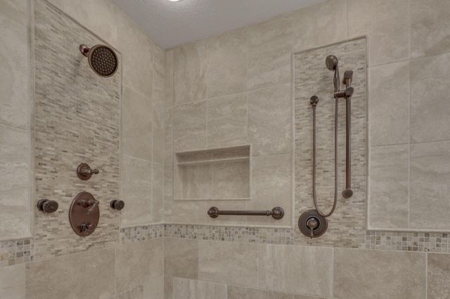 5992 Weathered Oak Court, Westerville, OH 43082
