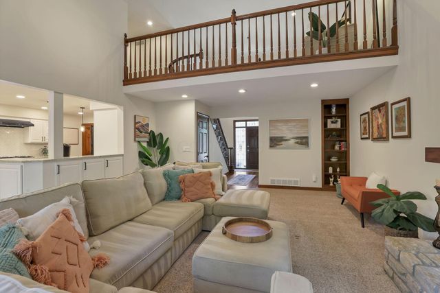 5992 Weathered Oak Court, Westerville, OH 43082
